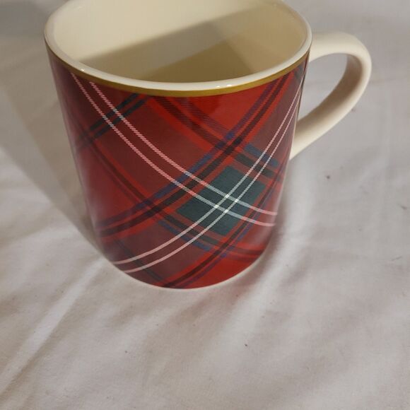 3 Cermaic Pieces 2 Mugs & Vase W/ Plush - Picture 2 of 16